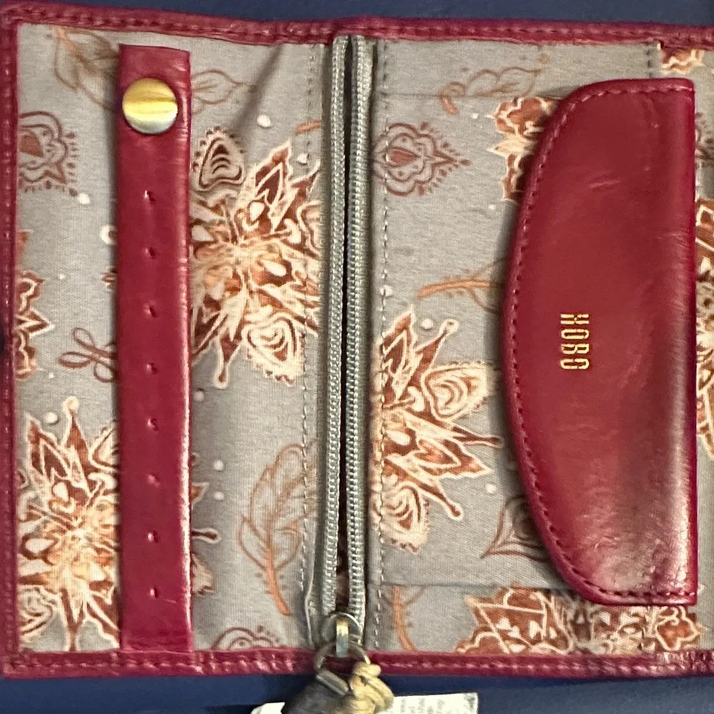 HOBO Red Leather Strap Jewelry Travel Holder with Gold-Tone Button - Picture 3 of 5